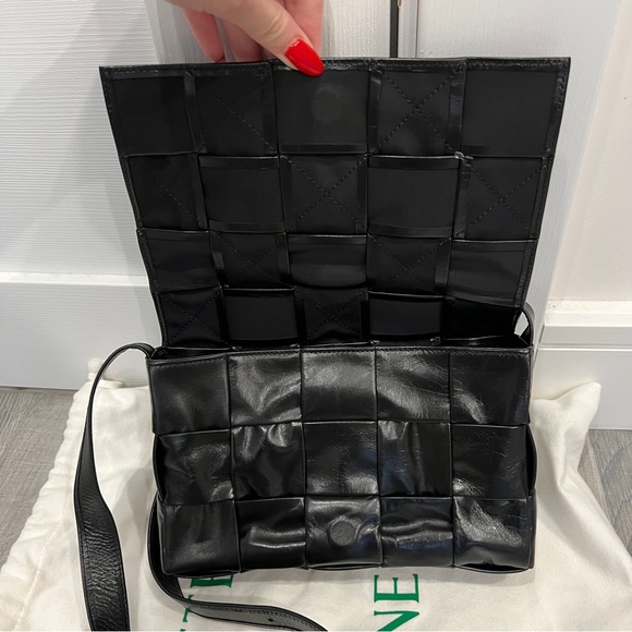 SOLD Brand New Bottega Veneta Cassette Leather Crossbody Bag - Picture 4 of 8